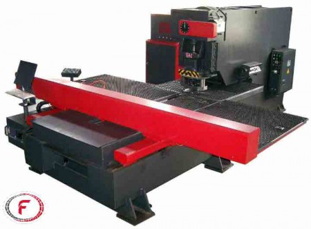 دستگاه پانچ CNC